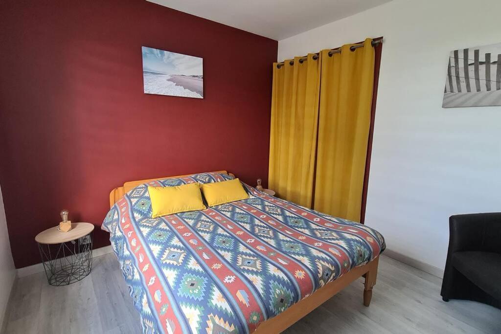 Maison 50 M De La Valentin Holiday home